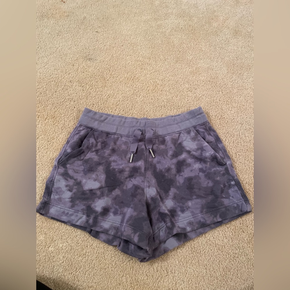 Balance Printed 4” Shortie Athleta Lounge Shorts.